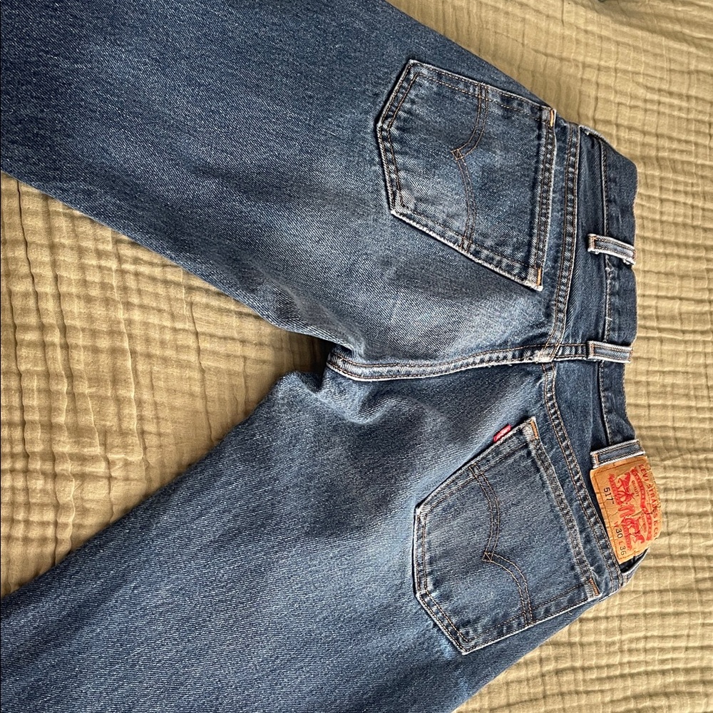 Levi's Classic Indigo Jeans - Picture 4 of 4